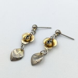 4/24$  Vintage flower and leaf dangle earrings